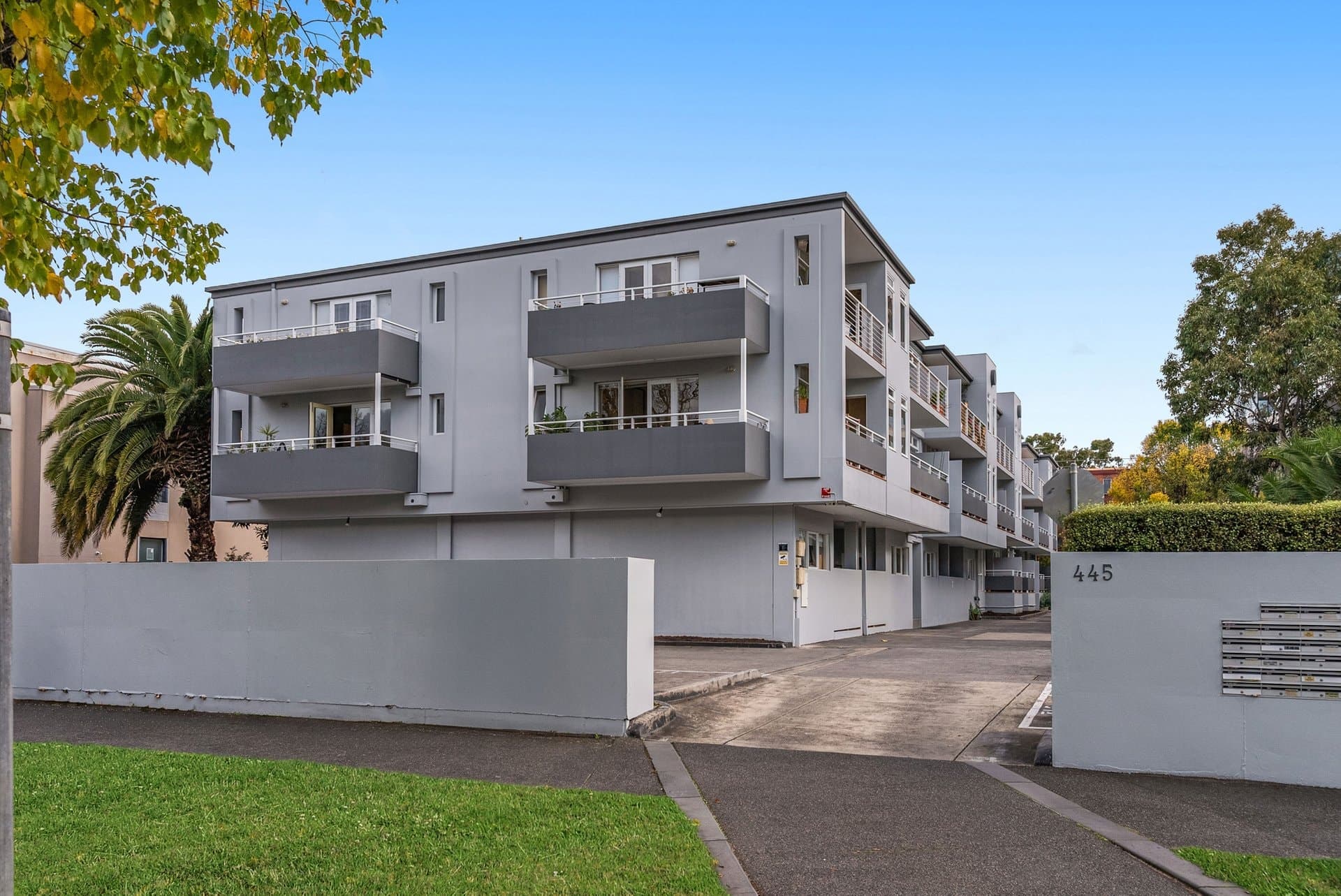 112/445 Royal Parade, Parkville - Thumbnail 2