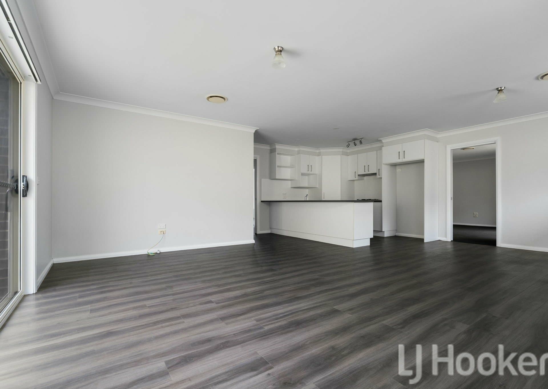 52 Mendel Drive, Kelso, Kelso - Thumbnail 3