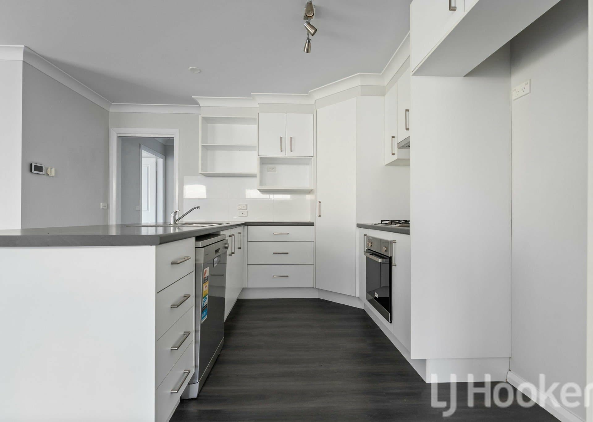 52 Mendel Drive, Kelso, Kelso - Thumbnail 5