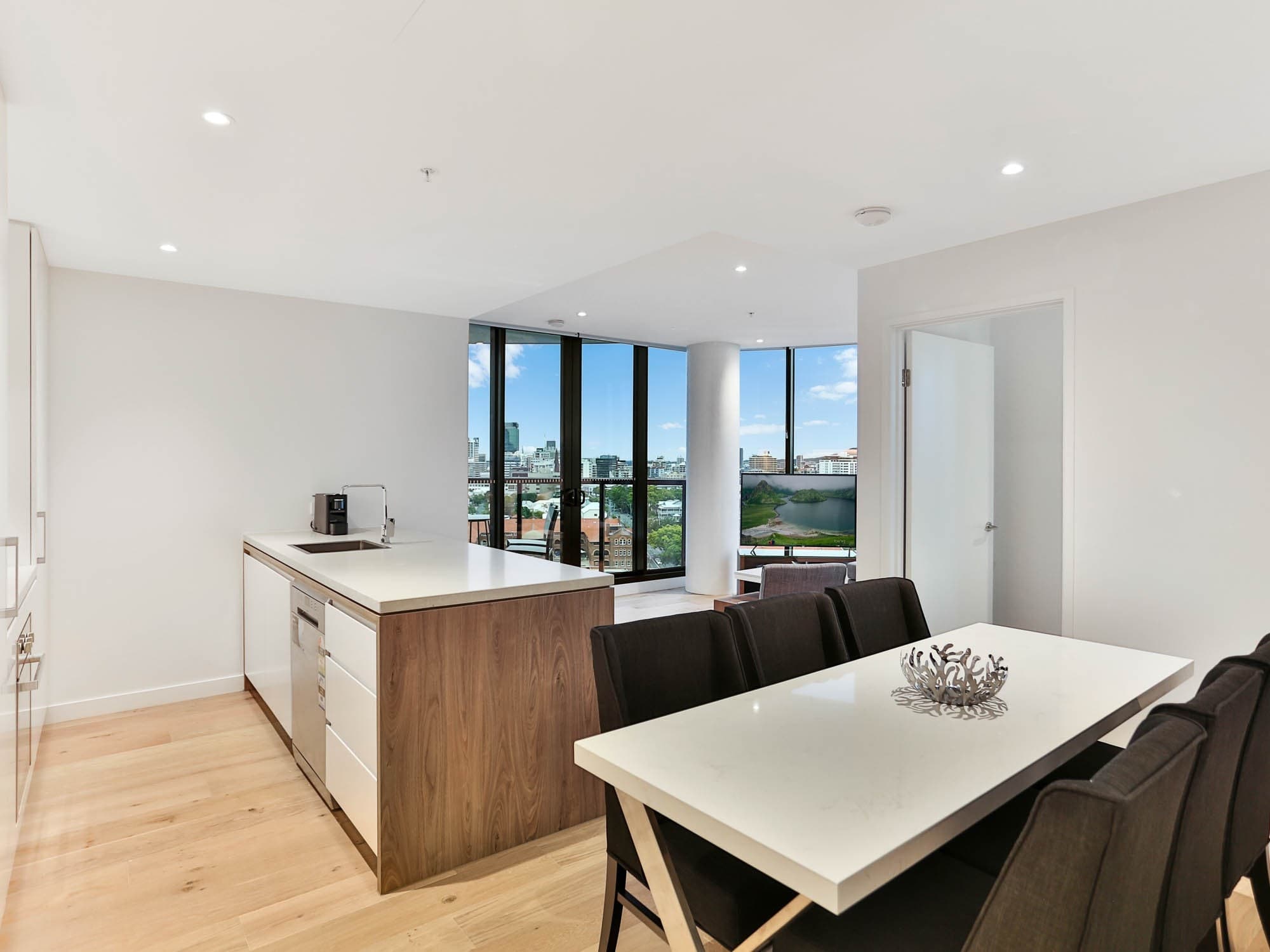 2208/167 Alfred St, FORTITUDE VALLEY, QLD 4006, Fortitude Valley - Thumbnail 2