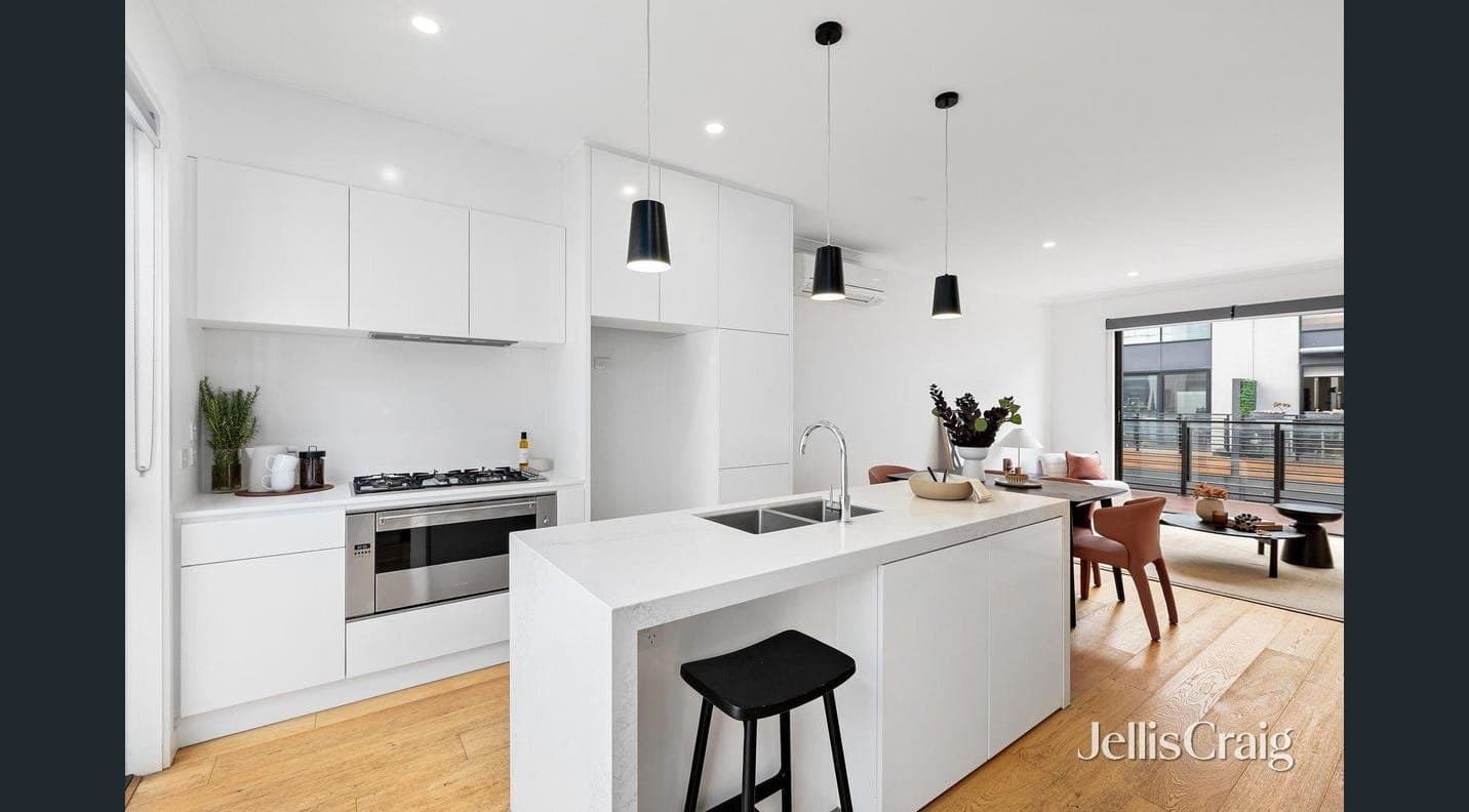 16 Tomkins Road, Port Melbourne, Port Melbourne - Thumbnail 6