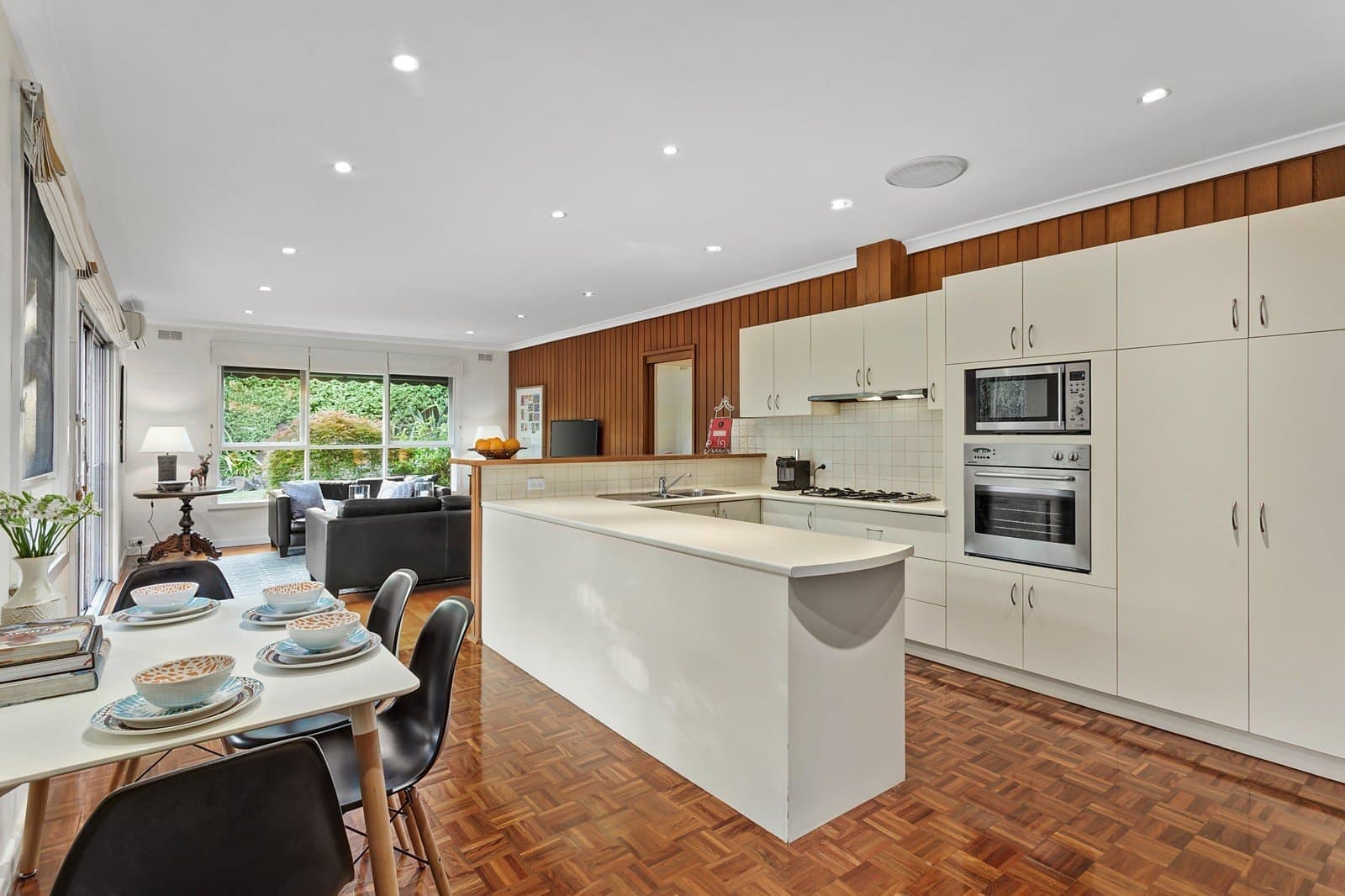 3 Kiers Avenue, Mount Waverley, Mount Waverley - Thumbnail 2