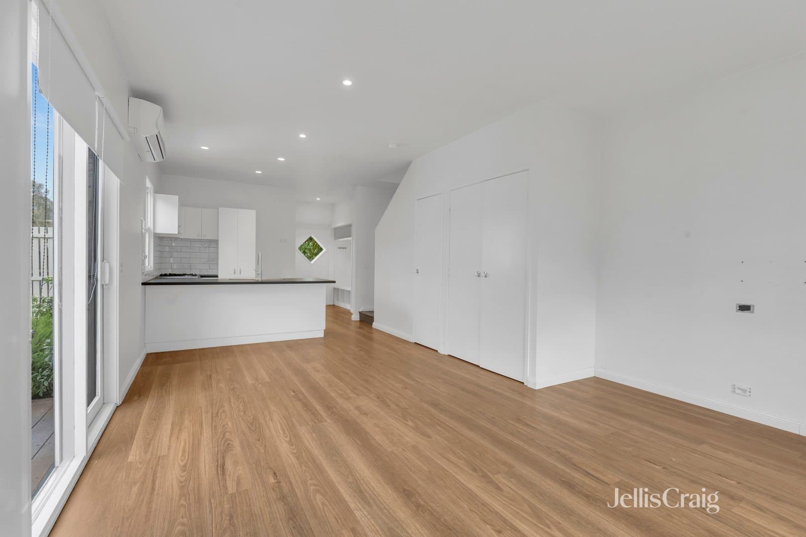 2/4 Florence Street, Williamstown North, Williamstown North - Thumbnail 4