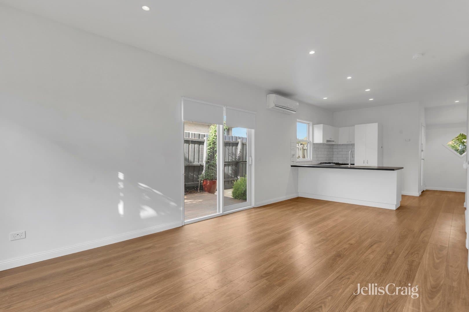 2/4 Florence Street, Williamstown North, Williamstown North - Thumbnail 5