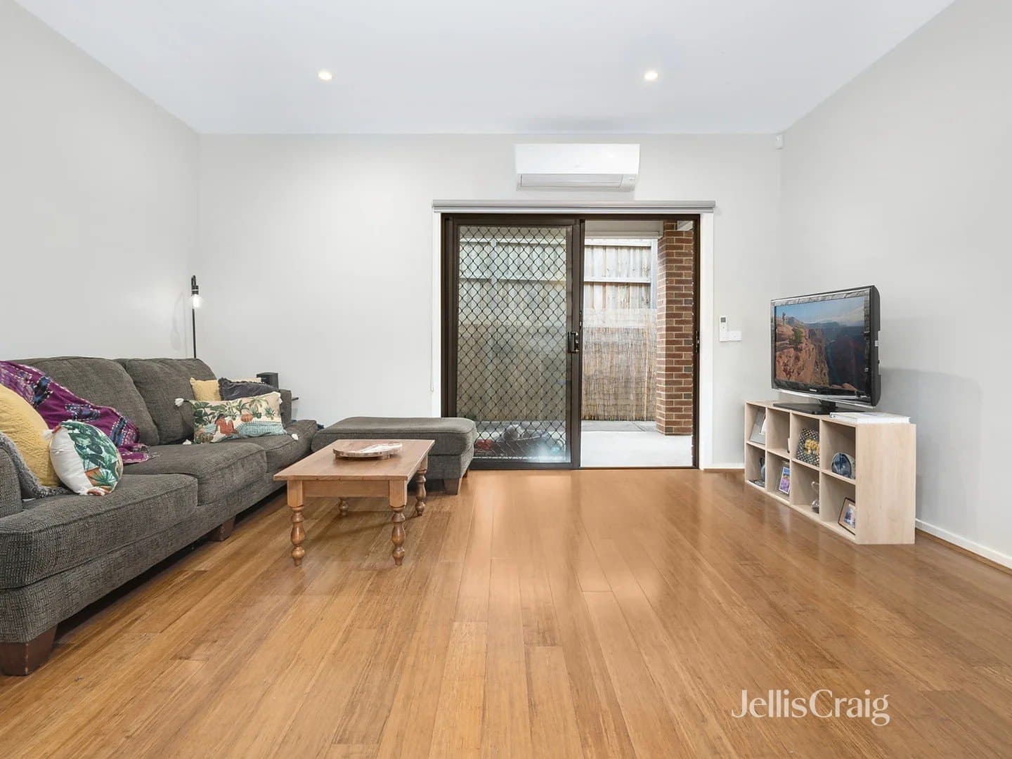 3/2 Douglas Street, Pascoe Vale, Pascoe Vale - Thumbnail 2