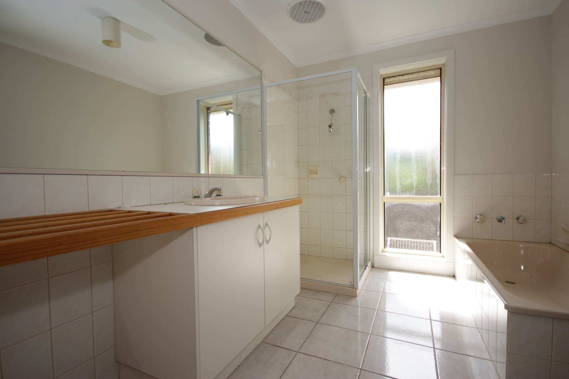 23 Abraham Drive, Croydon, Croydon - Image 1