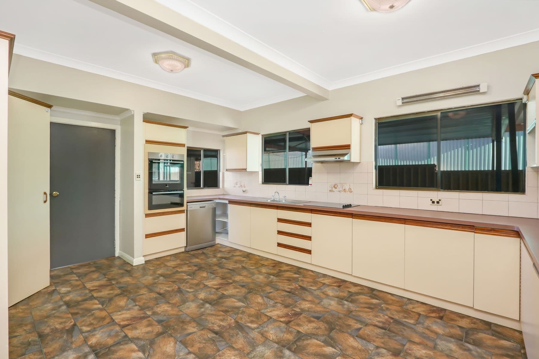 11 Norfolk Avenue, Broken Hill NSW 2880, Broken Hill - Thumbnail 2