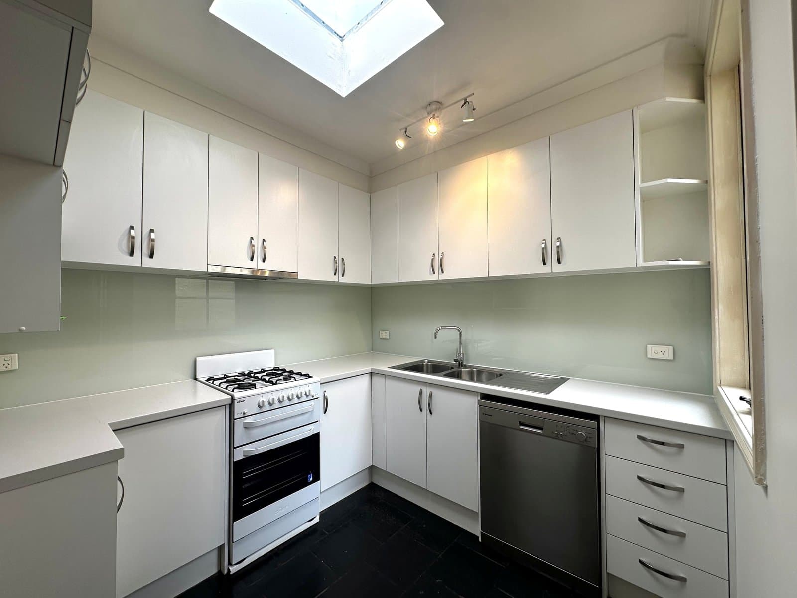 34 Kay Street, Carlton VIC 3053, Carlton - Thumbnail 2