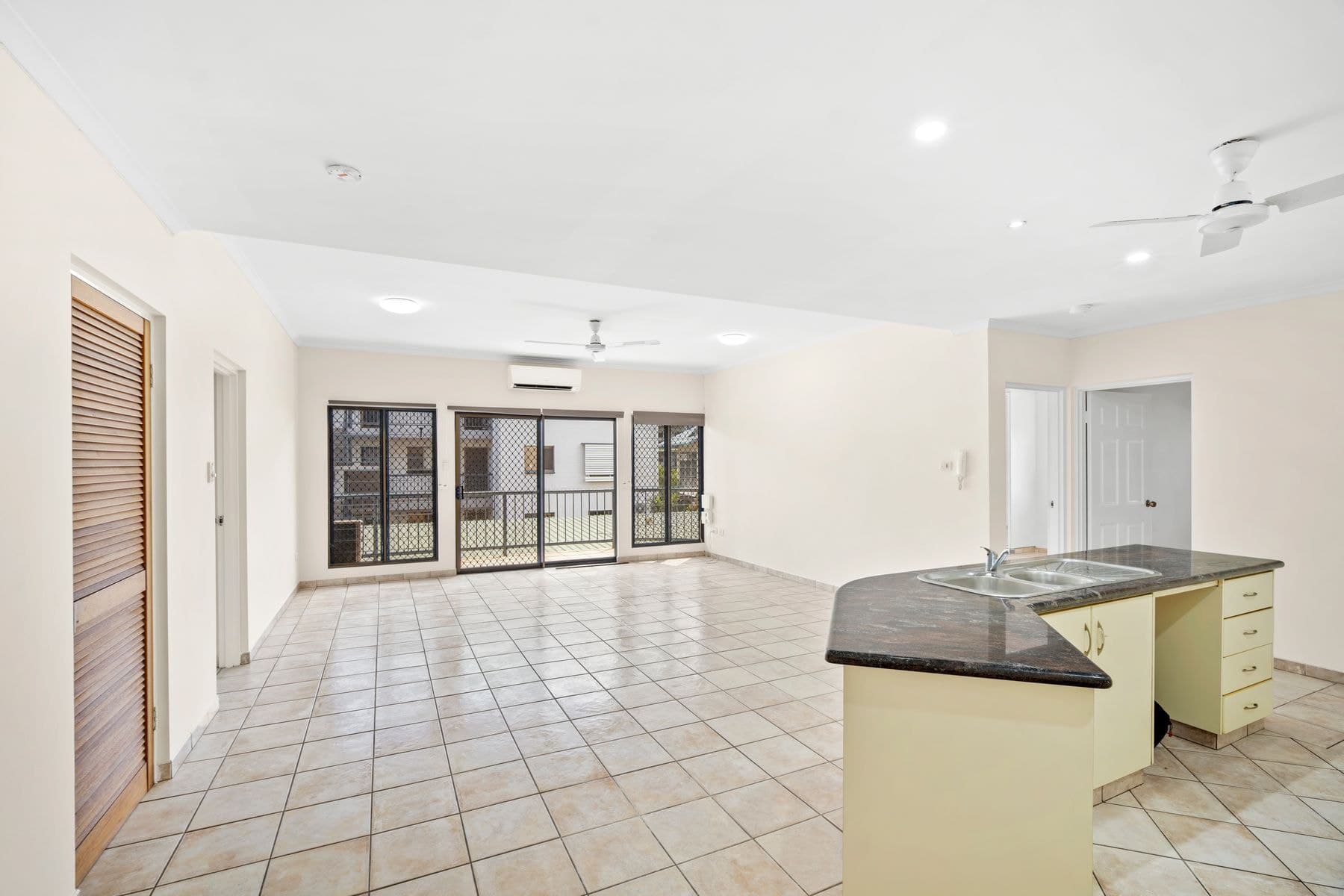2/1 Marsina Court, Larrakeyah NT 0820, Larrakeyah - Image 1