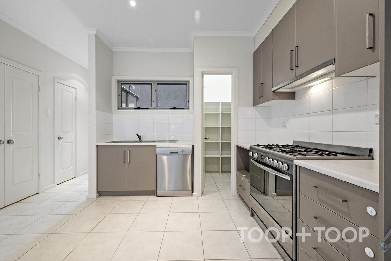 36 Broadwater Crescent, Mawson Lakes SA 5095, Mawson Lakes - Thumbnail 7