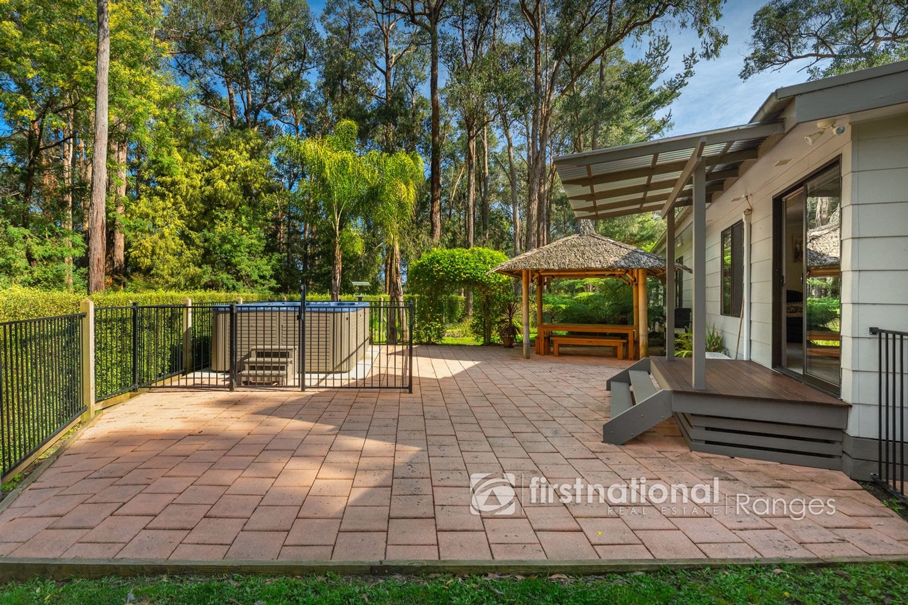 28 Mountain Road, Cockatoo VIC 3781, Cockatoo - Thumbnail 2