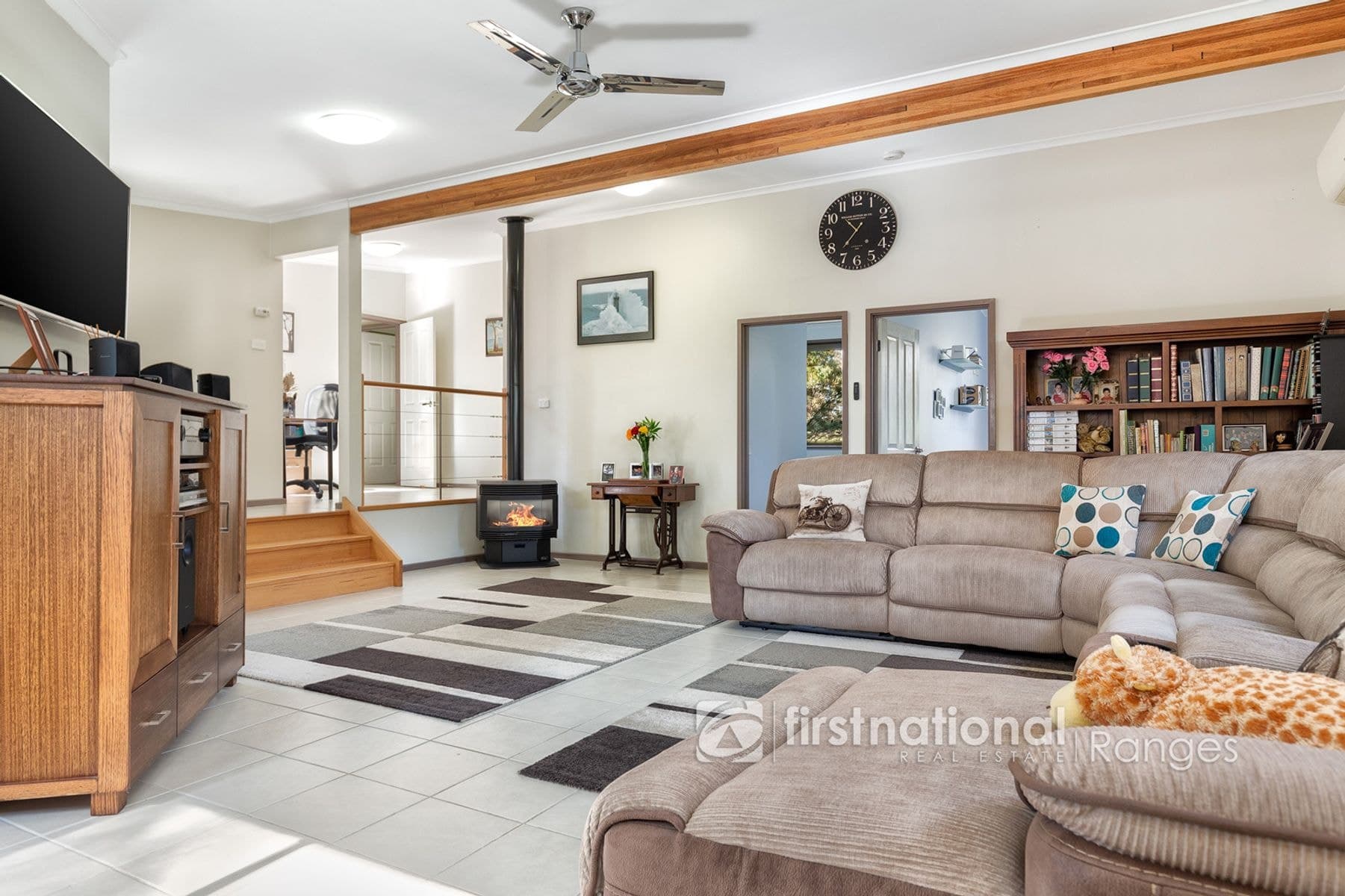 28 Mountain Road, Cockatoo VIC 3781, Cockatoo - Thumbnail 3
