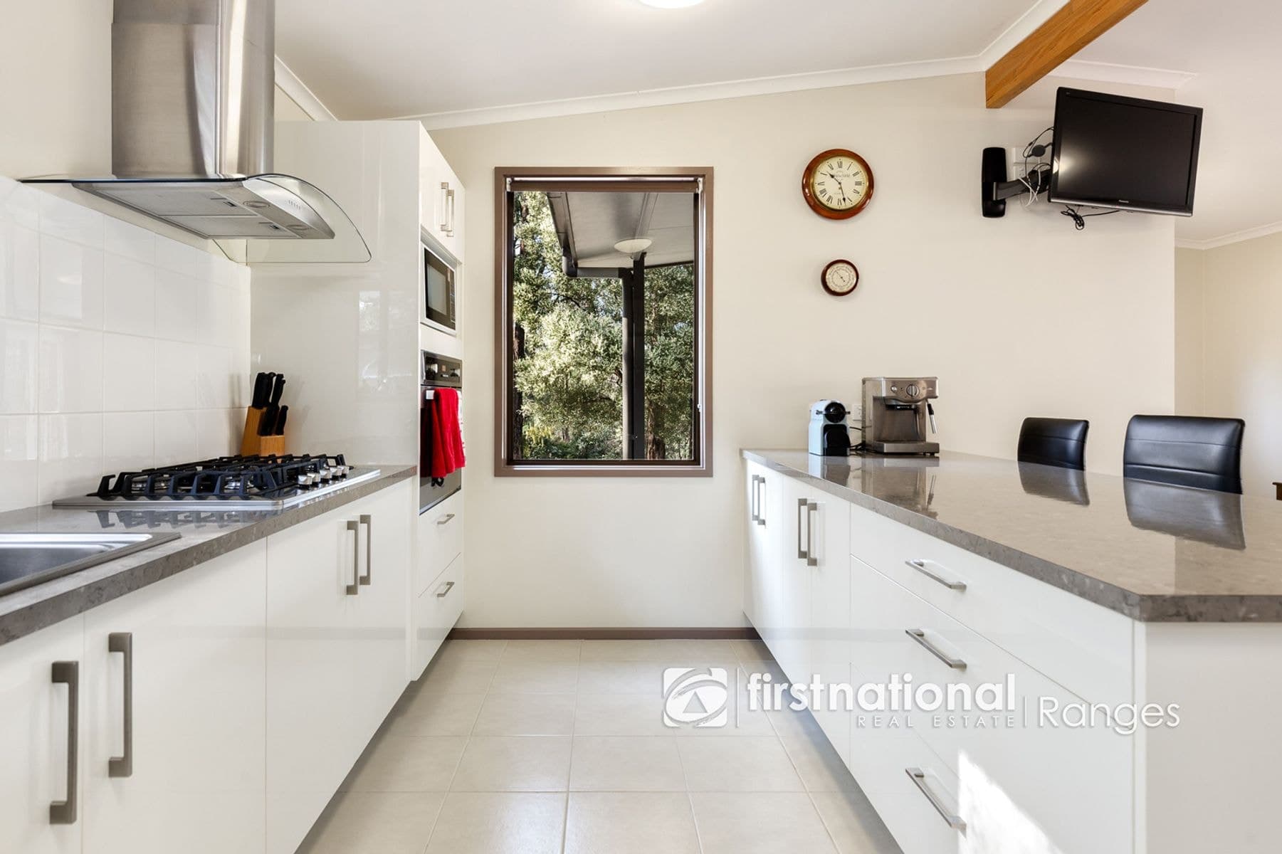 28 Mountain Road, Cockatoo VIC 3781, Cockatoo - Thumbnail 7