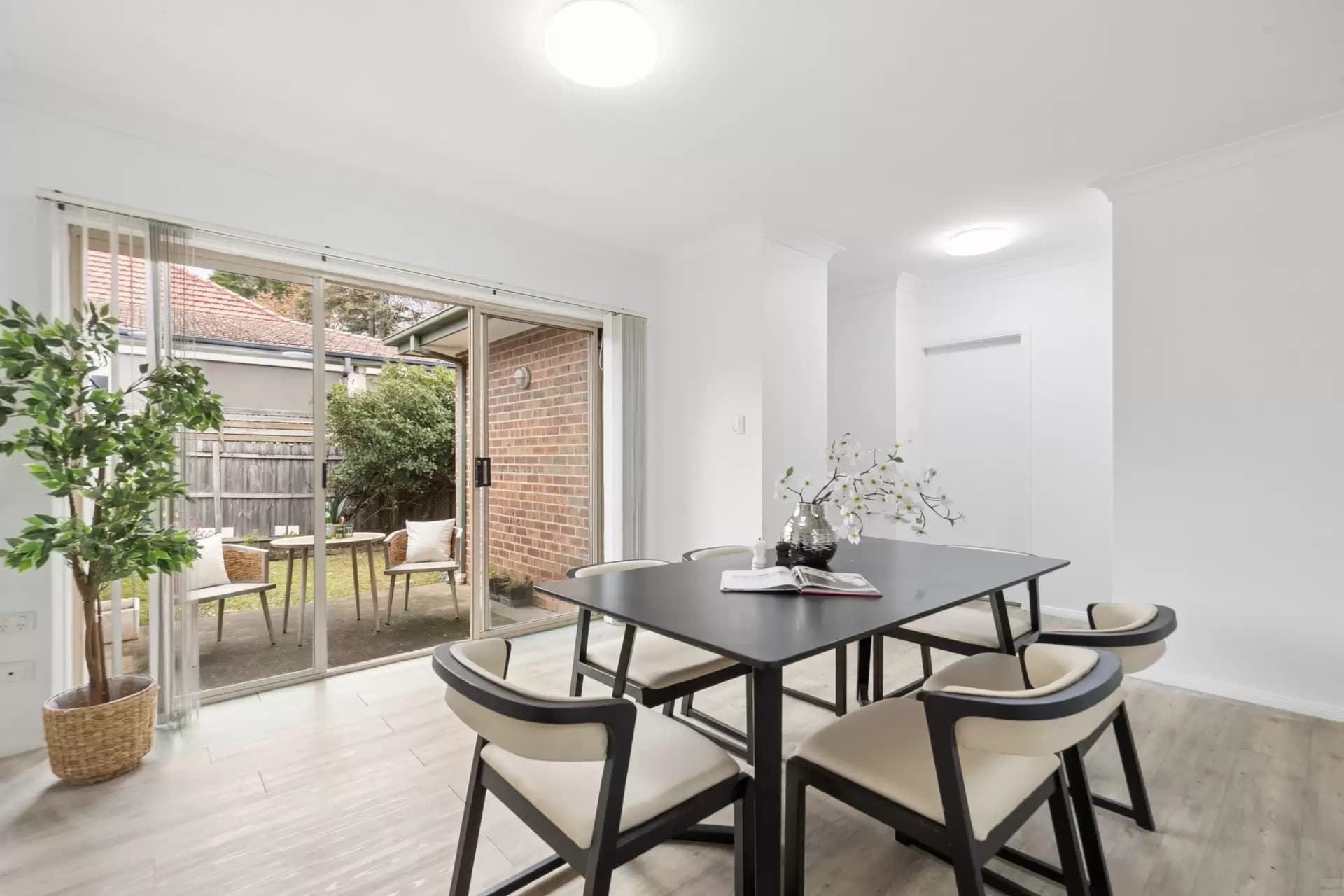 22 High Street, Epping, Epping - Thumbnail 4