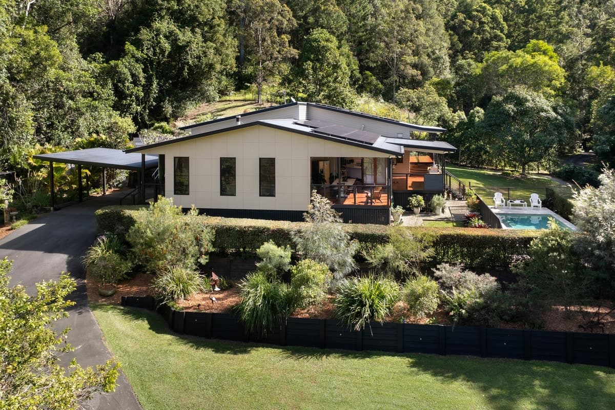 25 Clancy Court, Diamond Valley - Image 1