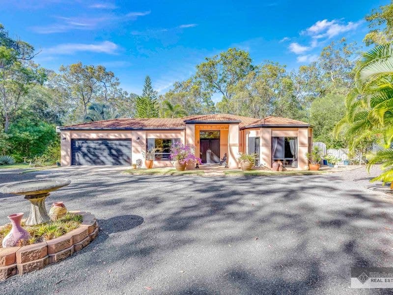 17 Hannah Court, Moore Park Beach, Moore Park Beach - Thumbnail 2