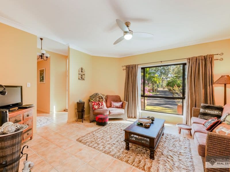 17 Hannah Court, Moore Park Beach, Moore Park Beach - Thumbnail 8