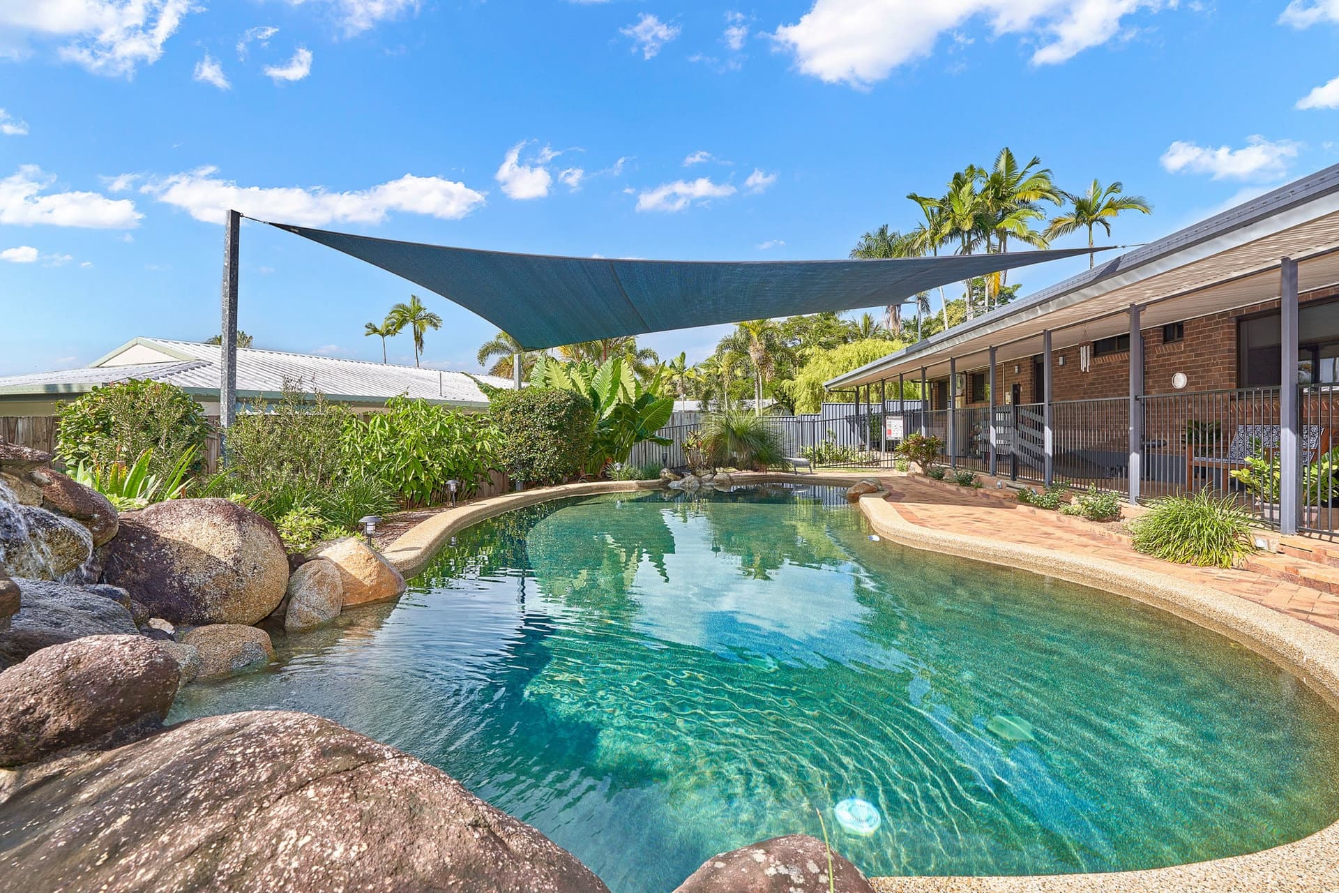 42 Hadrian Avenue, Mooroobool, Mooroobool - Thumbnail 2