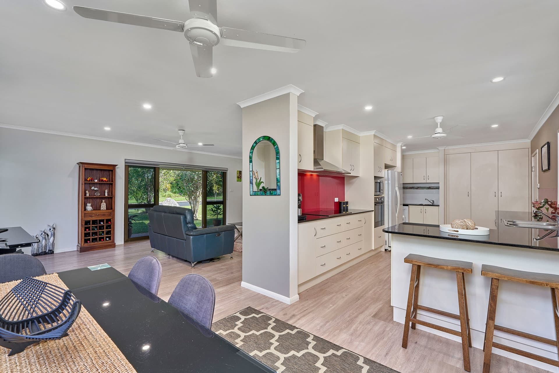 42 Hadrian Avenue, Mooroobool, Mooroobool - Thumbnail 7