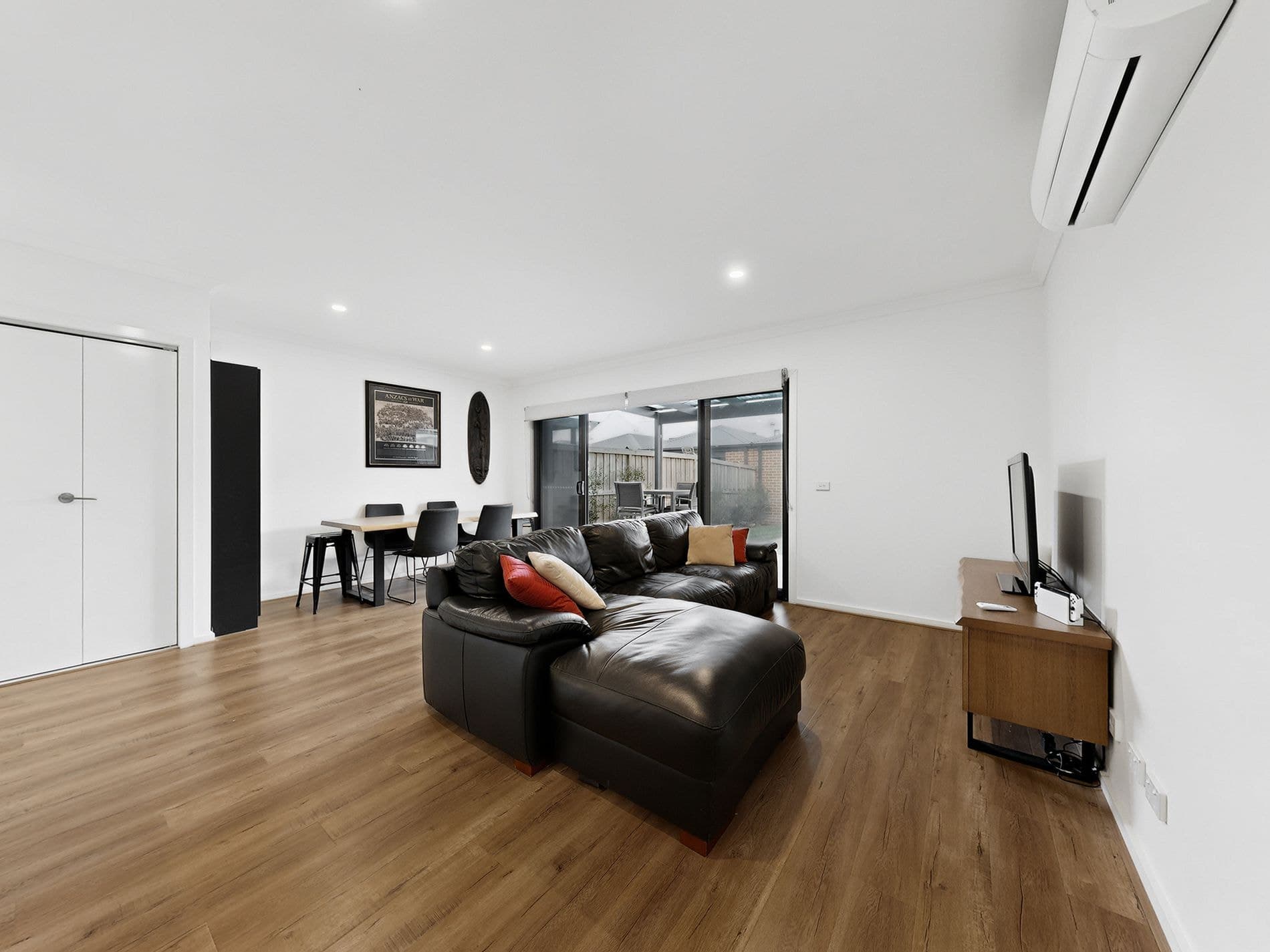 25 Mortdale Lane, Clyde North, Clyde North - Thumbnail 3