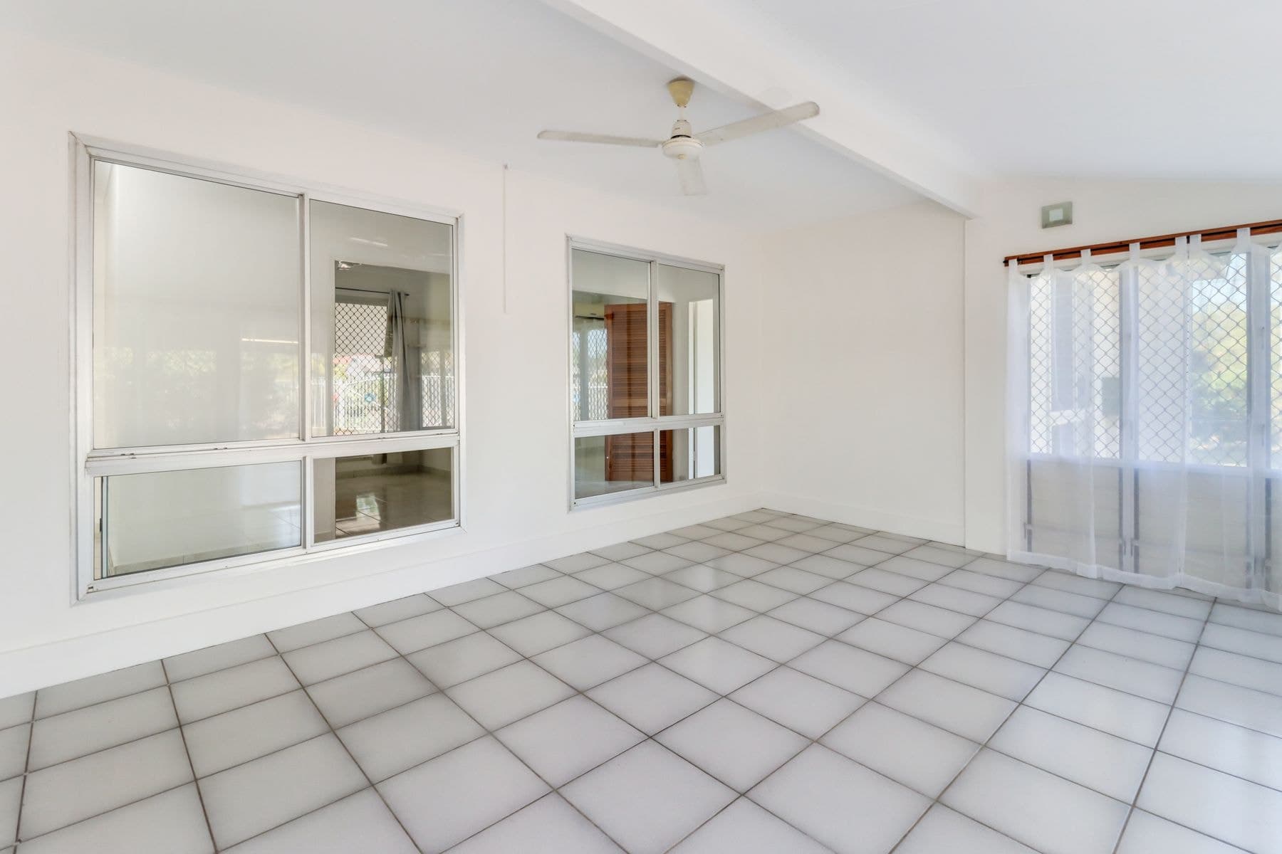 48 Mistletoe Circuit, Karama NT 0812, Karama - Thumbnail 3