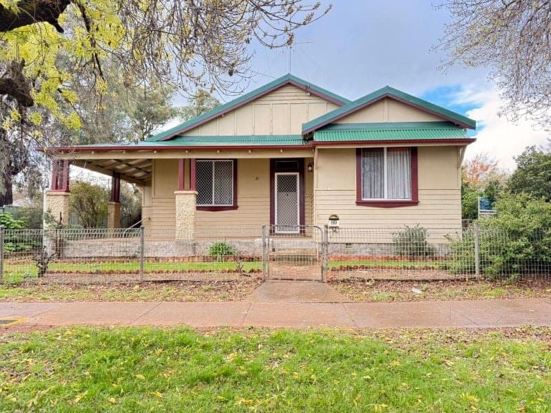 21 Clarinda Street, Parkes NSW, Parkes - Thumbnail 2