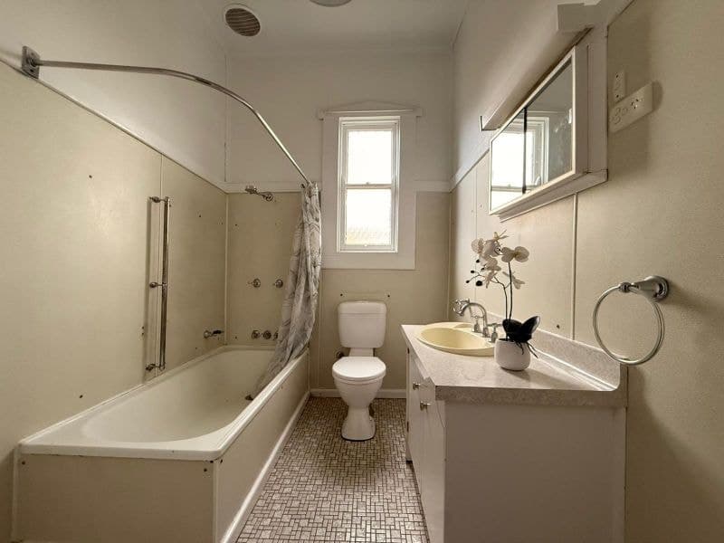 21 Clarinda Street, Parkes NSW, Parkes - Thumbnail 5