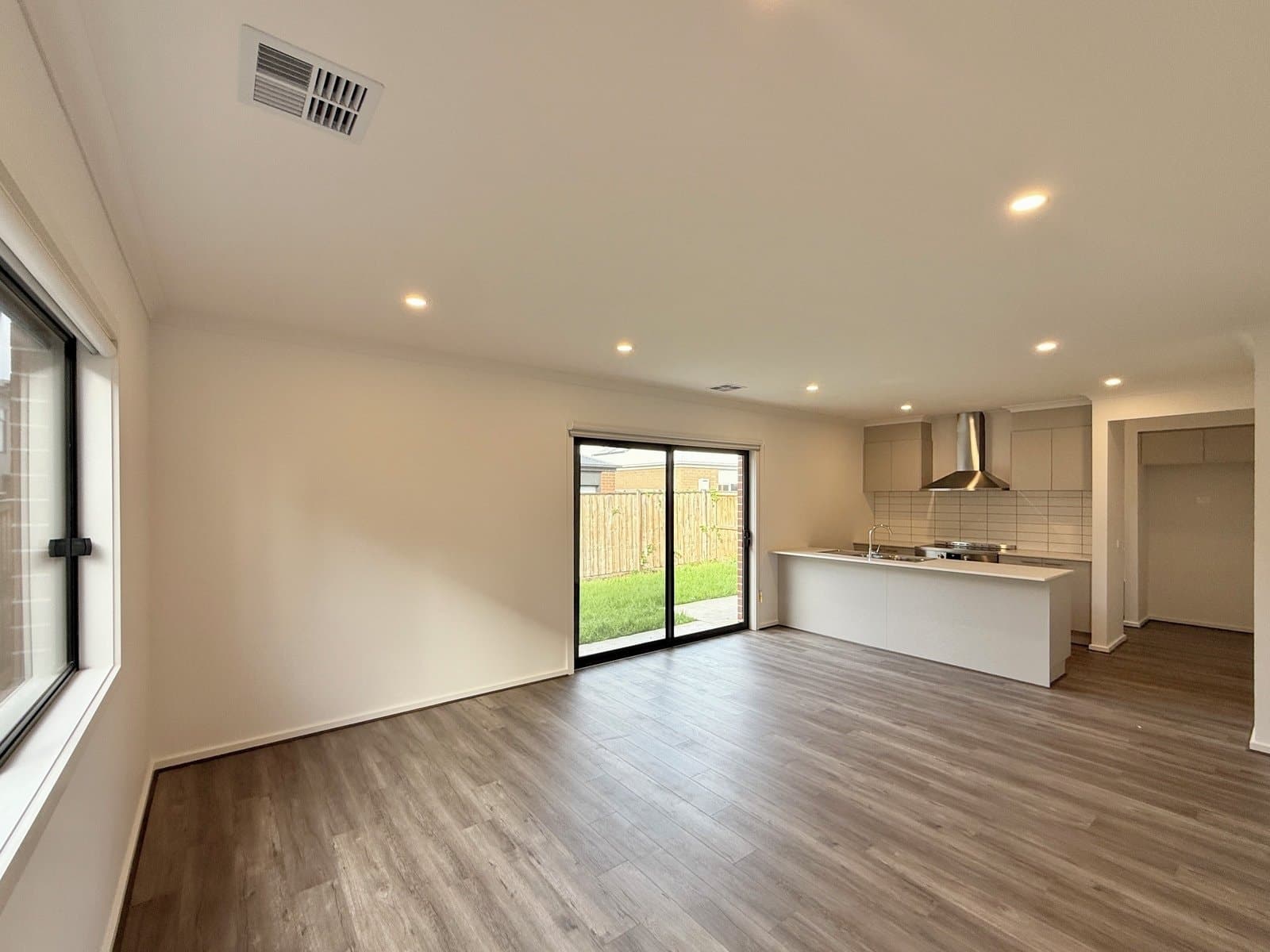 29 Frost Drive, Charlemont, Charlemont - Thumbnail 4