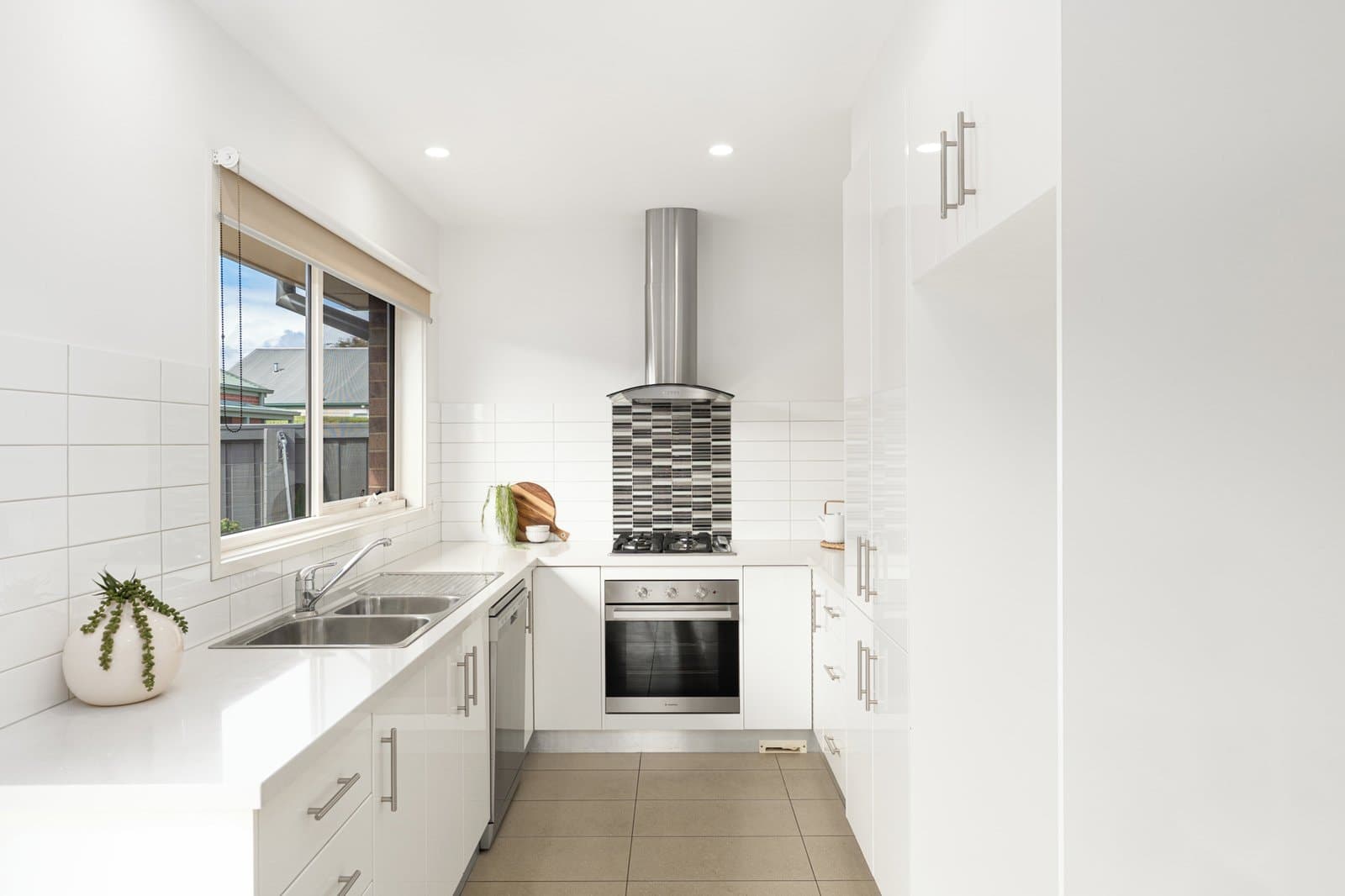 2/7 Calder Street, MANIFOLD HEIGHTS, Manifold Heights - Thumbnail 2