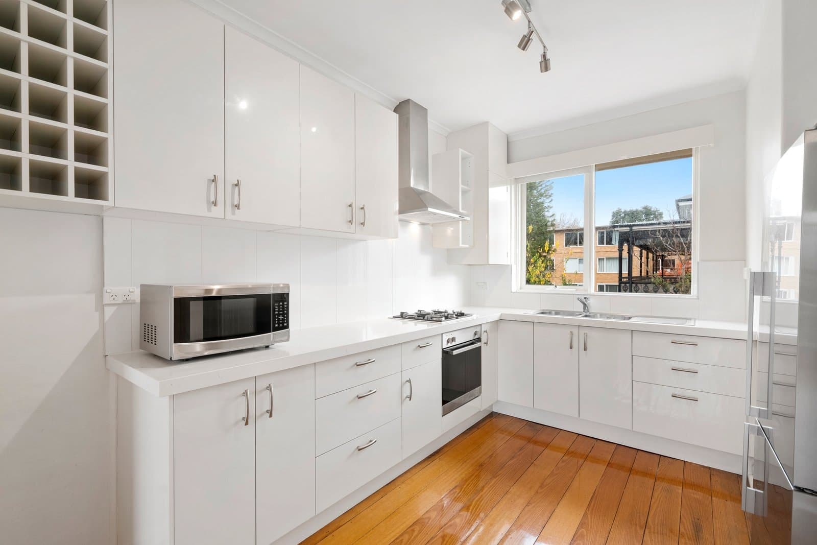 11/26a Acland Street, St Kilda, St Kilda - Thumbnail 4