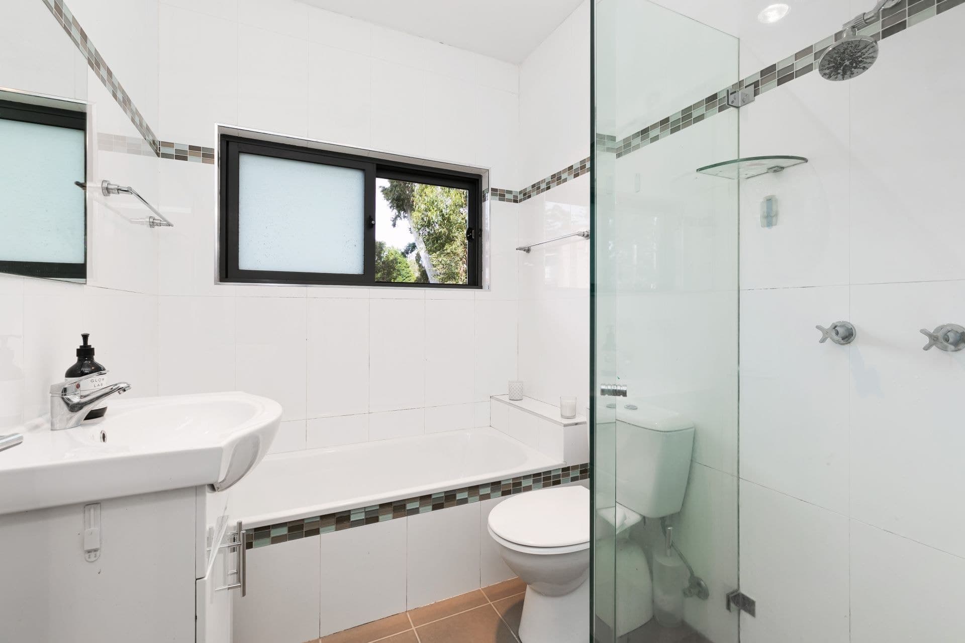 33 Hinkler Avenue, CARINGBAH, Caringbah - Thumbnail 5