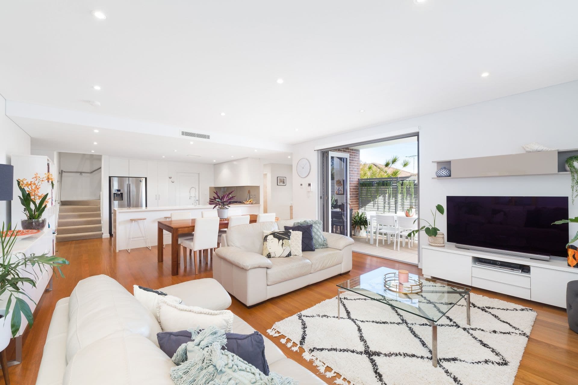 B1/145-147 Russell Avenue, DOLLS POINT, Dolls Point - Thumbnail 2