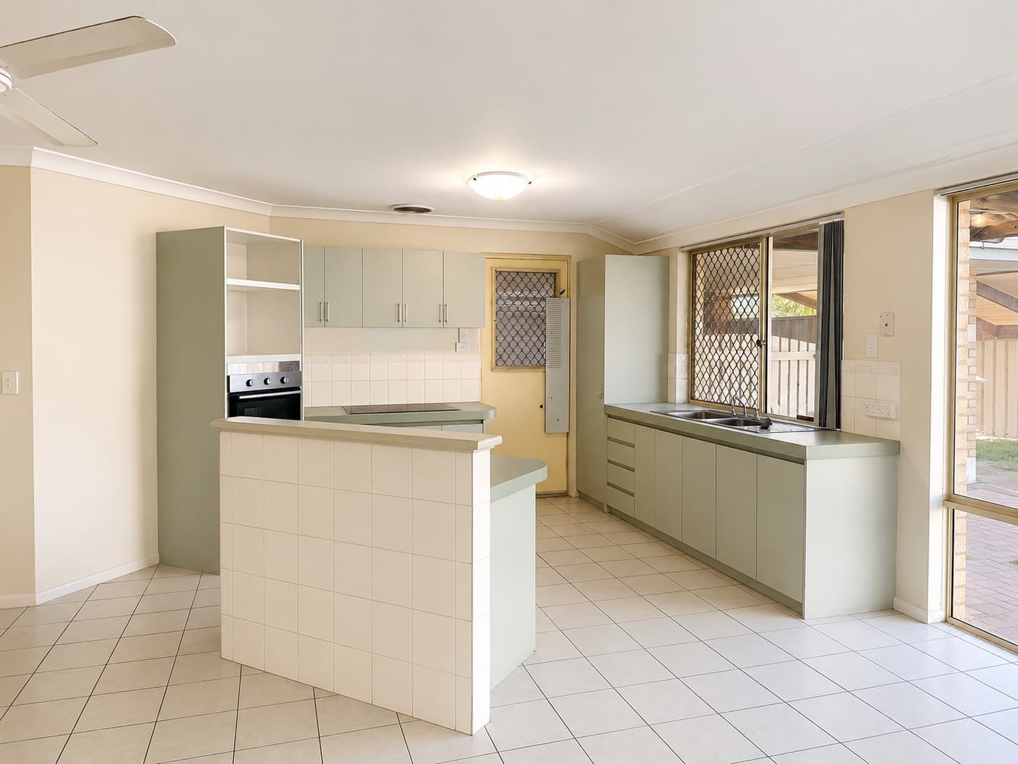 36 Casuarina Drive, Halls Head WA, 6210, Halls Head - Thumbnail 2