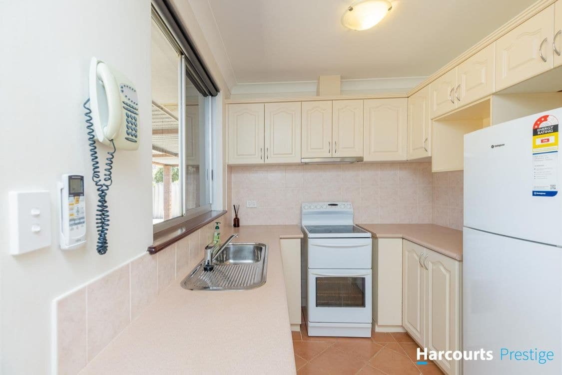 6 Redtingle Road, CAMILLO, WA 6111, Camillo - Thumbnail 6
