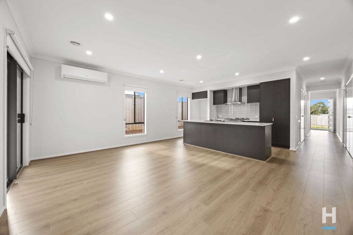 4 Rockley Avenue, WARRAGUL, VIC 3820, Warragul - Thumbnail 2