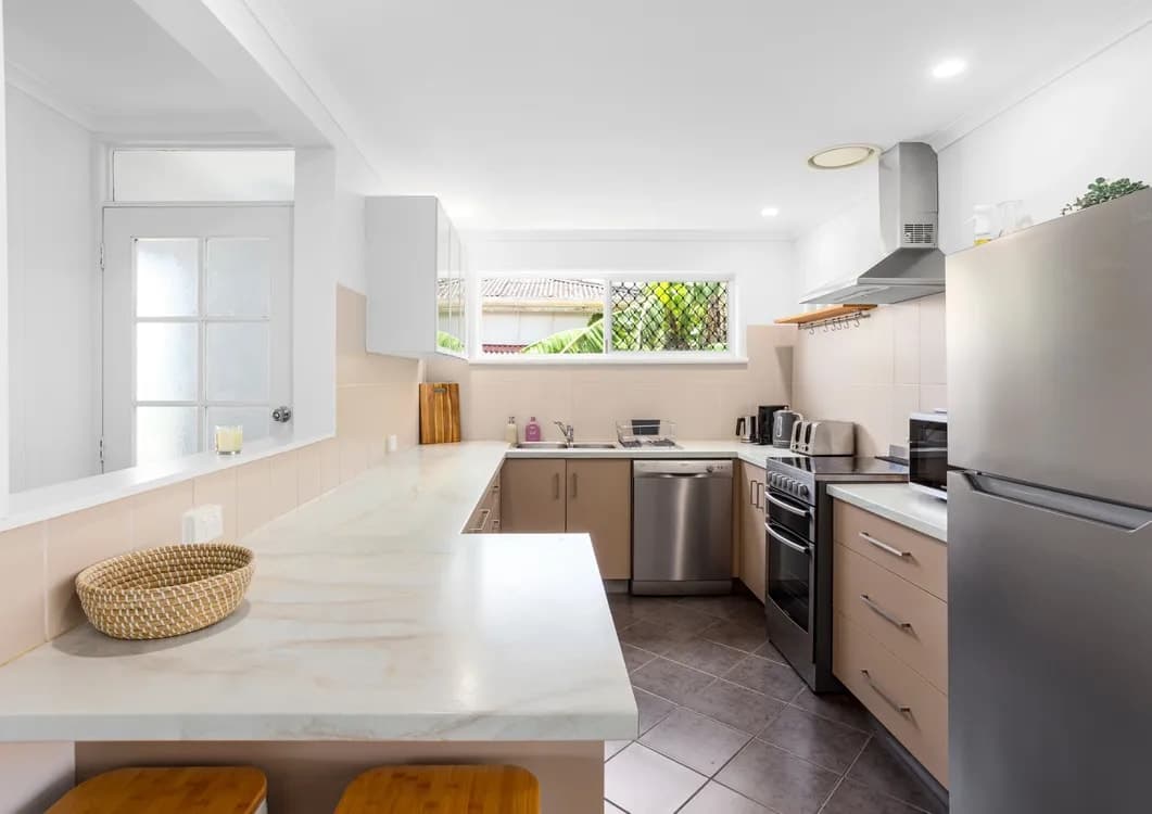 110 Farnborough Road, MEIKLEVILLE HILL, QLD 4703, Meikleville Hill - Thumbnail 2