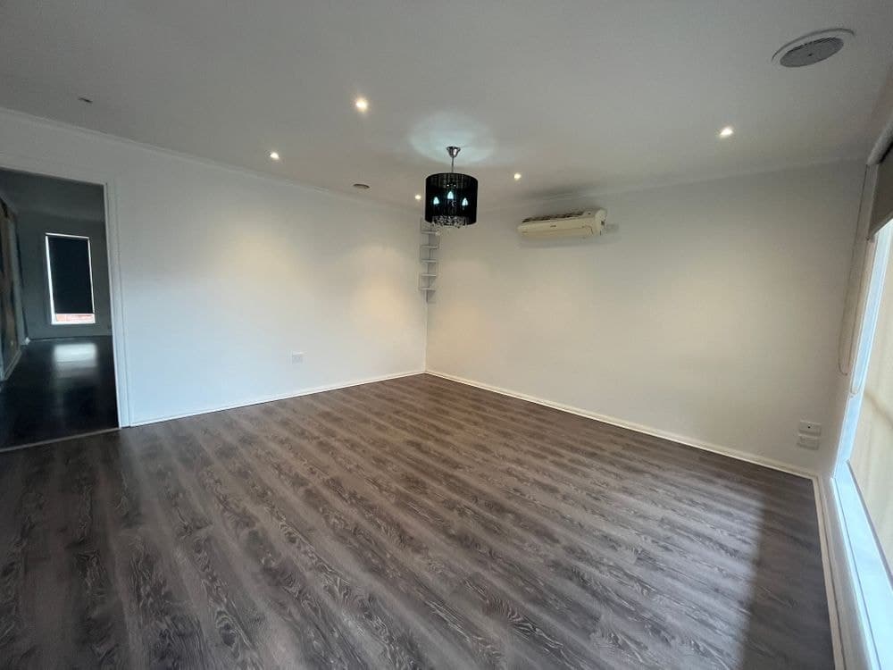 13 Waterside Close, HOPPERS CROSSING, VIC 3029, Hoppers Crossing - Thumbnail 2