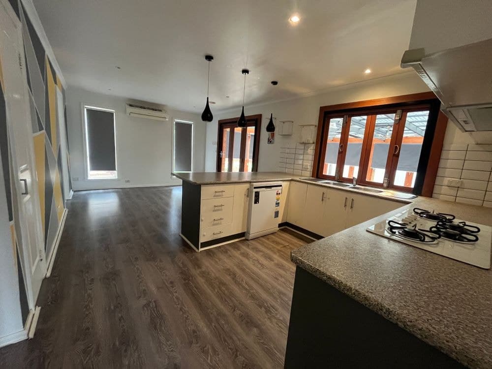13 Waterside Close, HOPPERS CROSSING, VIC 3029, Hoppers Crossing - Thumbnail 3