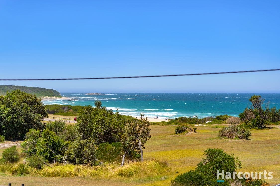 19 The Esplanade, Caves Beach, NSW 2281, Caves Beach - Thumbnail 4