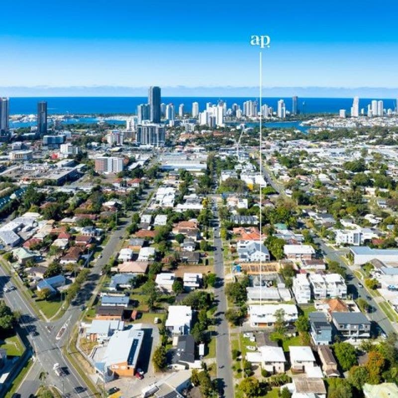 1/84 Falconer Street, Southport - Image 1