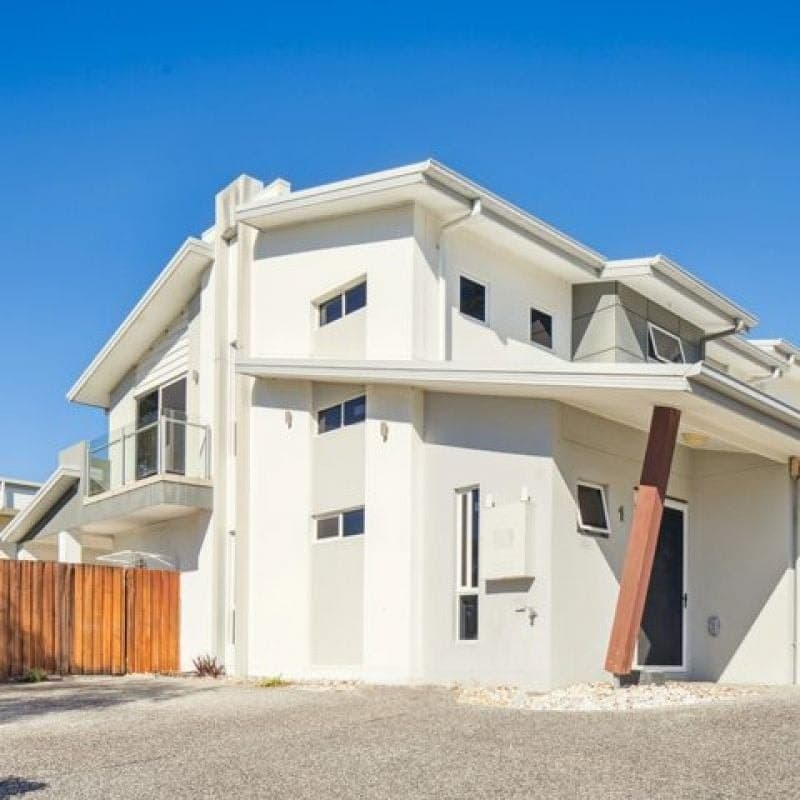 1/84 Falconer Street, Southport - Thumbnail 2