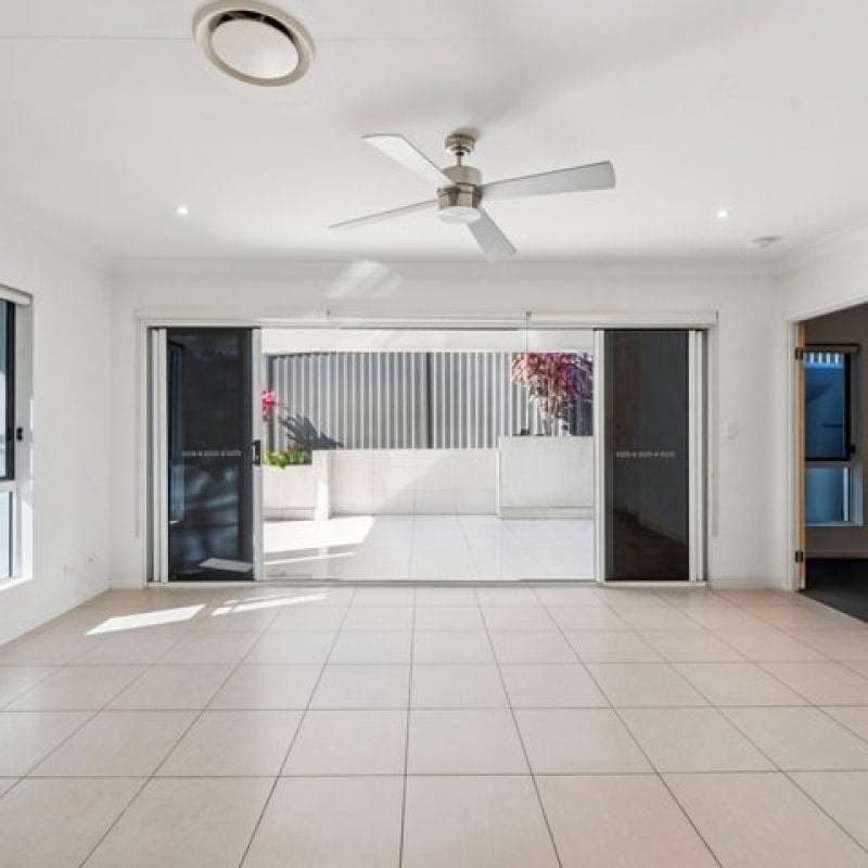 1/84 Falconer Street, Southport - Thumbnail 3