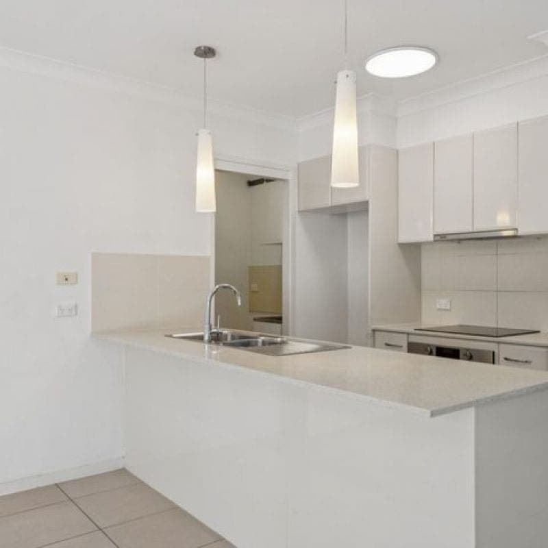 1/84 Falconer Street, Southport - Thumbnail 5