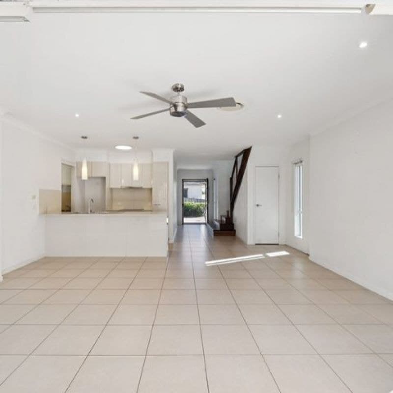 1/84 Falconer Street, Southport - Thumbnail 6