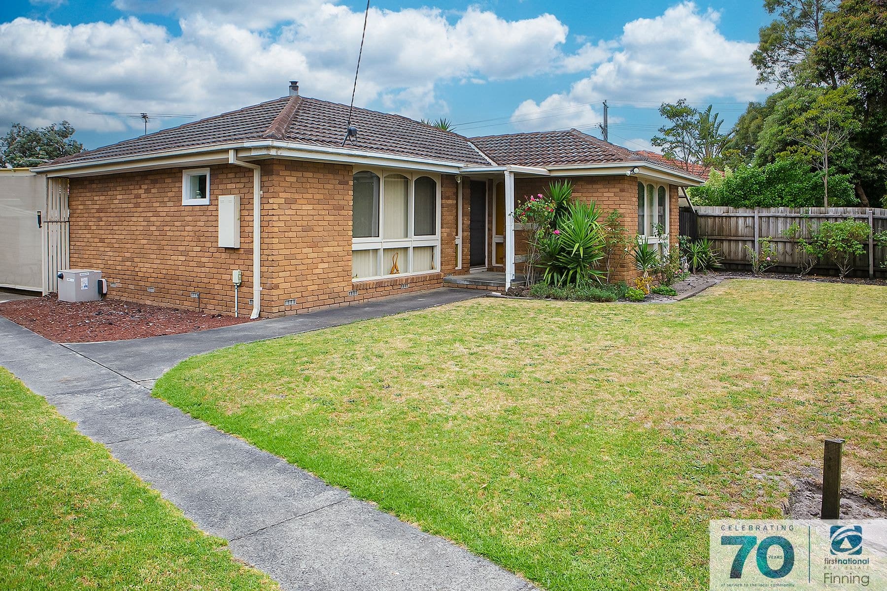 19 Isaac Smith Crescent, Cranbourne, VIC 3977, Cranbourne - Thumbnail 2