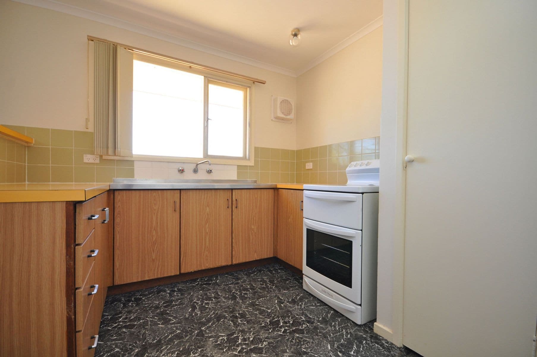 68 Hurcombe Crescent, Port Augusta West SA 5700, Port Augusta West - Thumbnail 4
