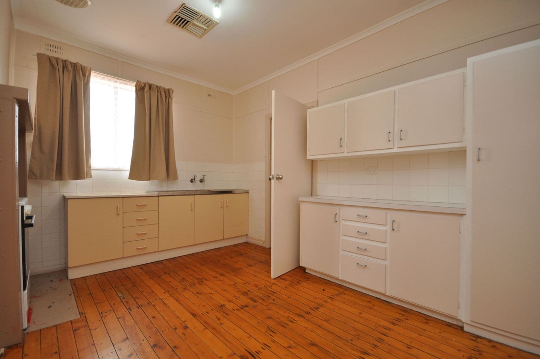 1 Carrig Avenue, Port Augusta SA 5700, Port Augusta - Thumbnail 3
