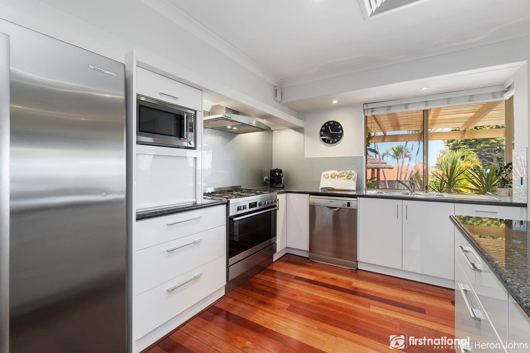11 Mellor Court, Leeming, WA 6149, Leeming - Thumbnail 4