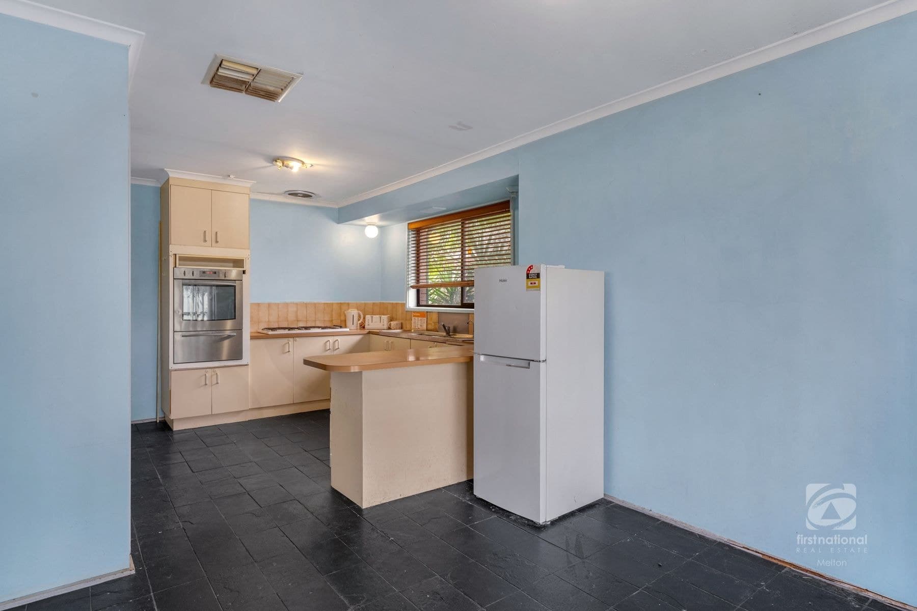 12 Murray Street, Melton South VIC 3338, Melton South - Thumbnail 5