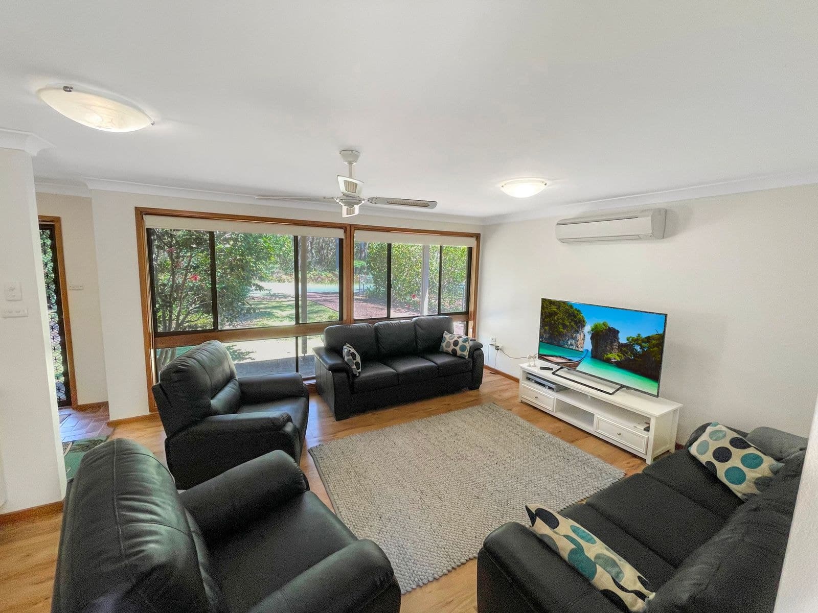 27 Tuloa Avenue, Hawks Nest NSW 2324, Hawks Nest - Thumbnail 2